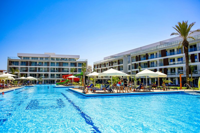 Courtyard Long Beach Holiday Resort 3