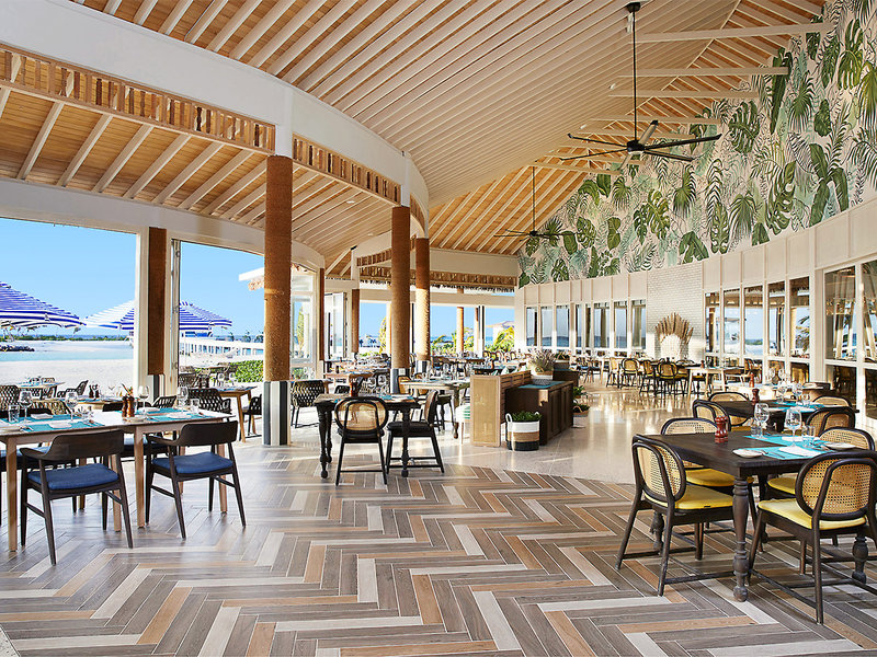 Le Meridien Maldives Resort & Spa 12