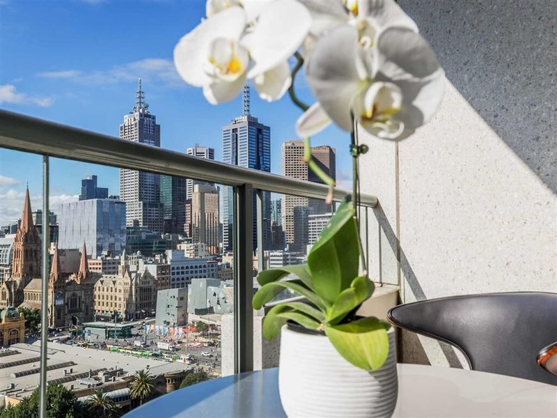 Quay West Suites Melbourne 3