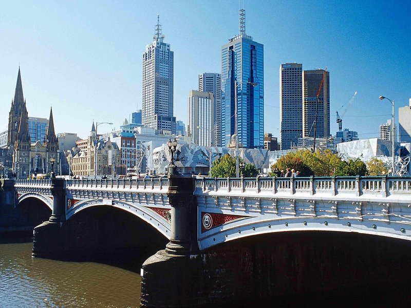Quay West Suites Melbourne 5