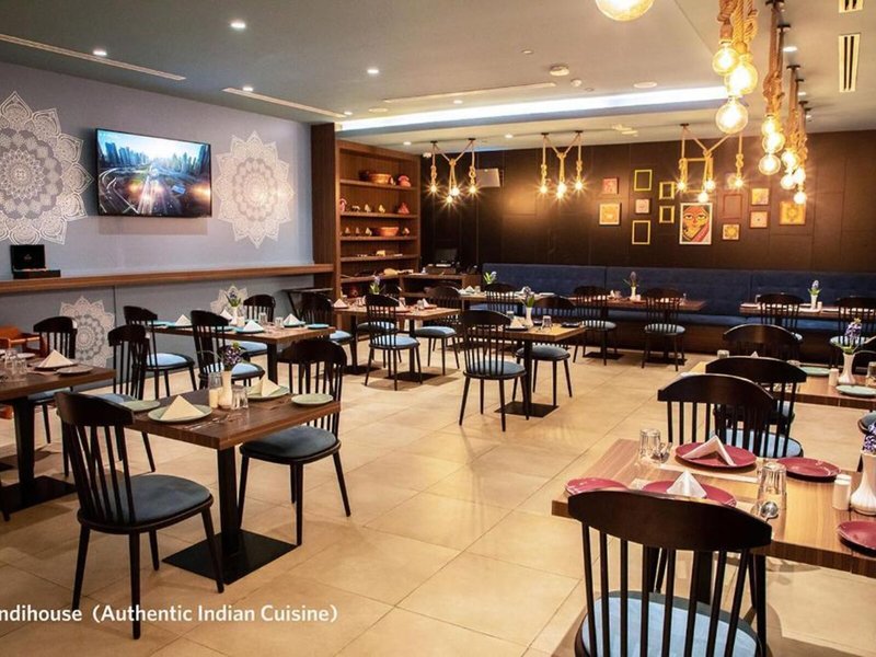 Grand Kingsgate Waterfront By Millennium Hotels 8