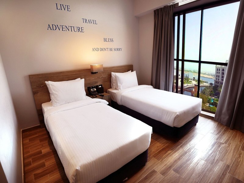 Grand Kingsgate Waterfront By Millennium Hotels 12