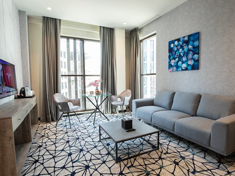 Grand Kingsgate Waterfront By Millennium Hotels 16