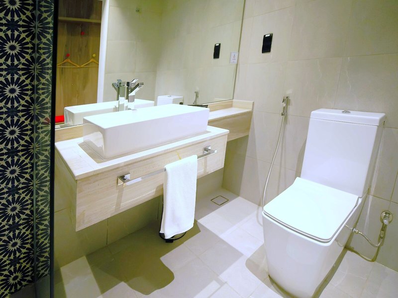 Grand Kingsgate Waterfront By Millennium Hotels 27