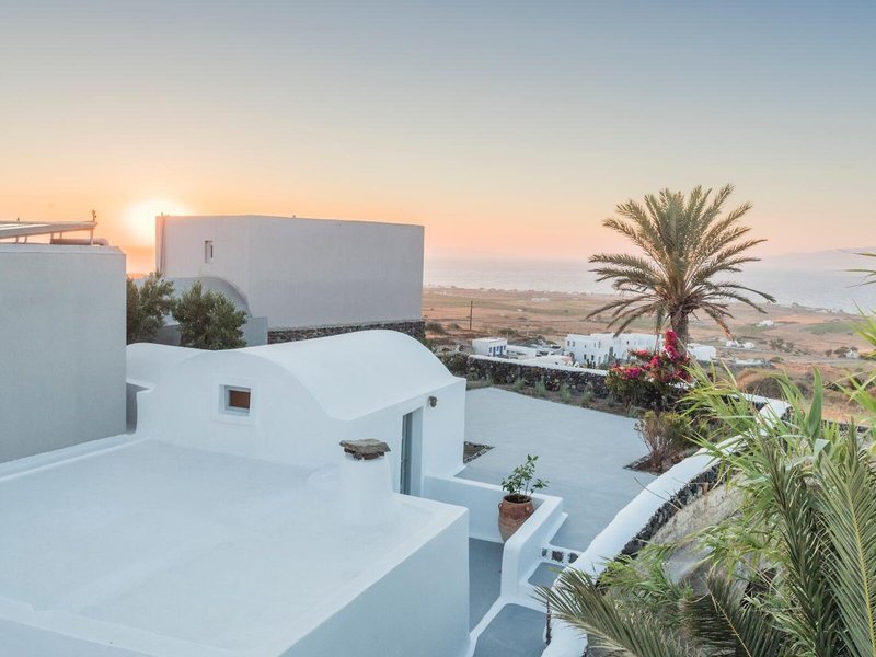 Aqua Serenity Santorini Luxury Suites 4