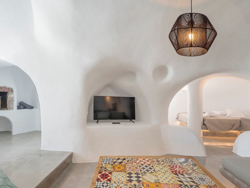 Aqua Serenity Santorini Luxury Suites 11