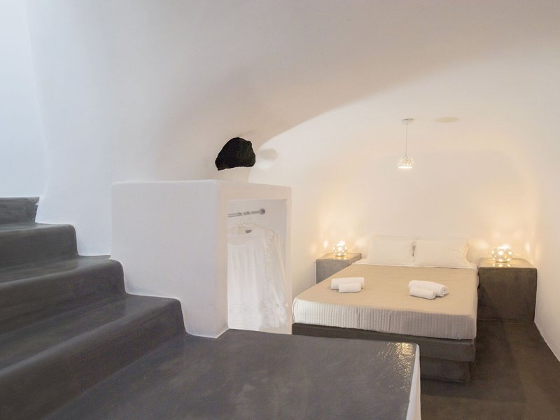Aqua Serenity Santorini Luxury Suites 17