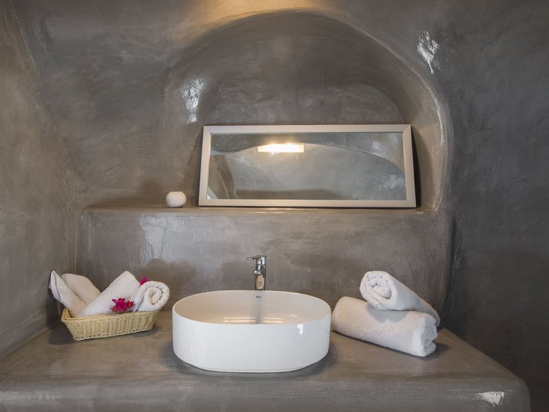 Aqua Serenity Santorini Luxury Suites 21