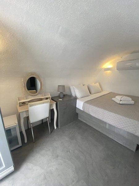 Aqua Serenity Santorini Luxury Suites 28