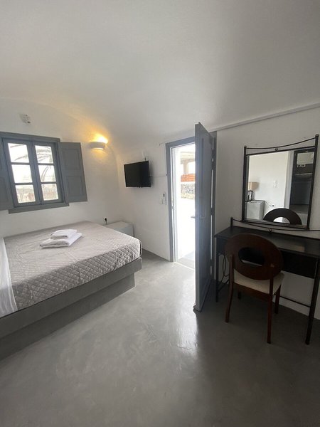 Aqua Serenity Santorini Luxury Suites 31