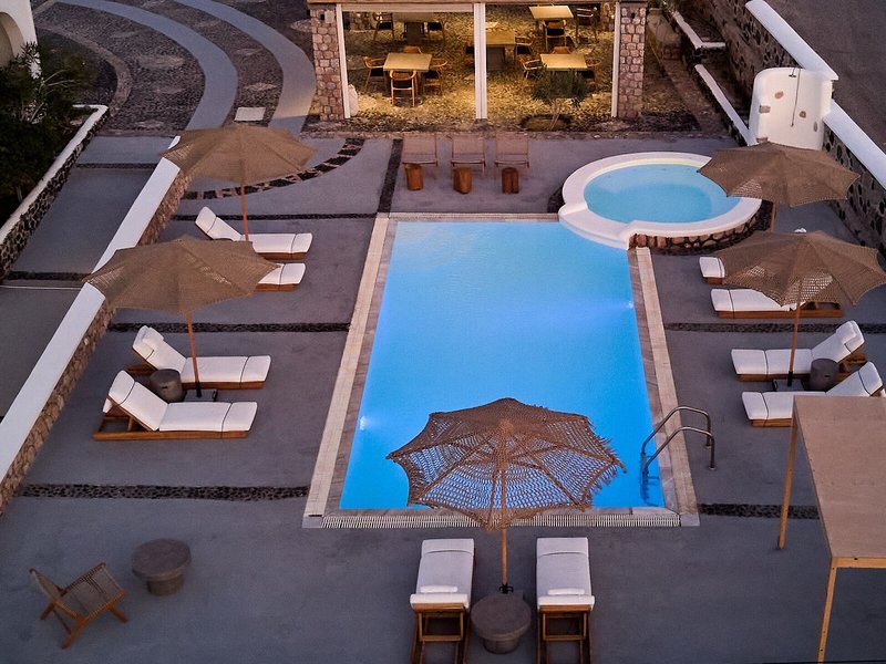 Symmetry Suites 7
