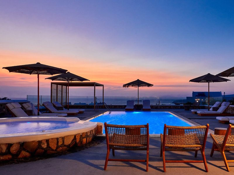 Symmetry Suites 18