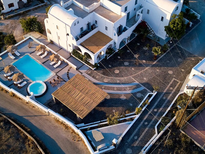 Symmetry Suites 19