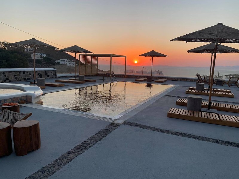 Symmetry Suites 20