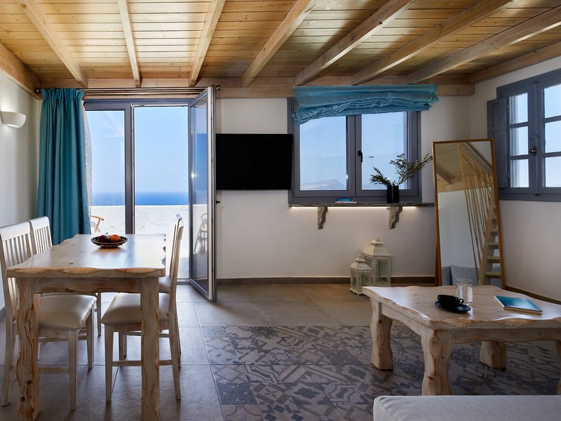 Symmetry Suites 25