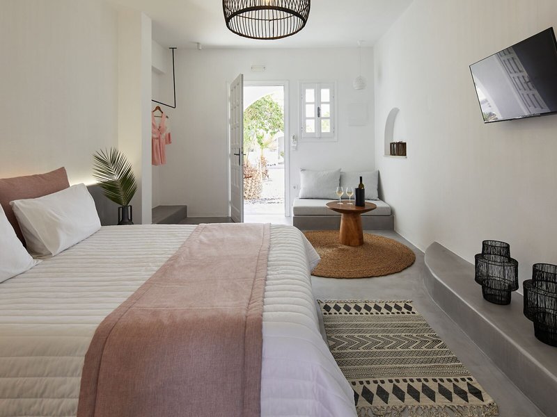 Symmetry Suites 28