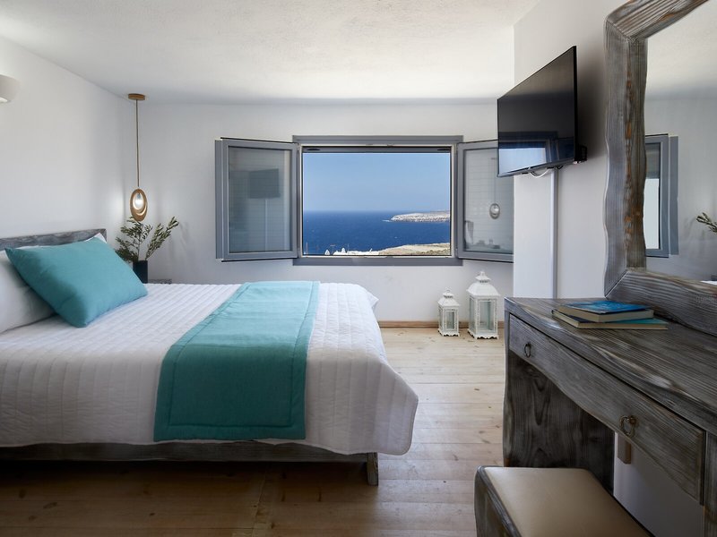 Symmetry Suites 31