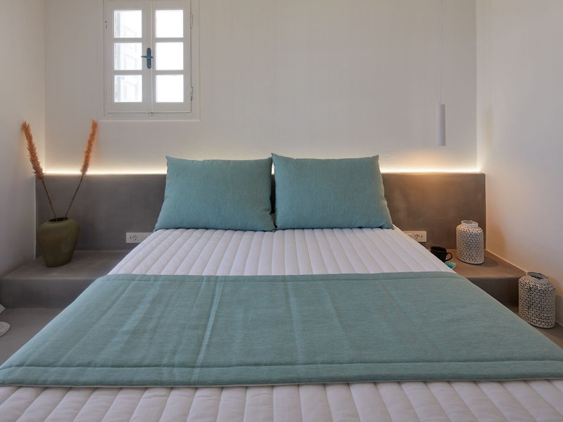 Symmetry Suites 37