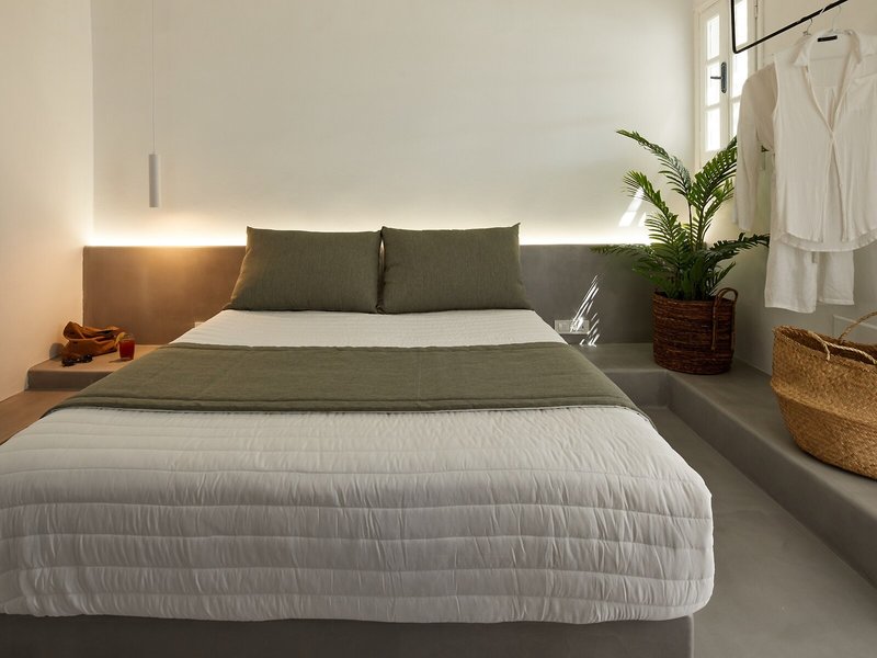 Symmetry Suites 39