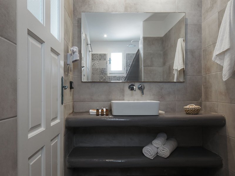 Symmetry Suites 40