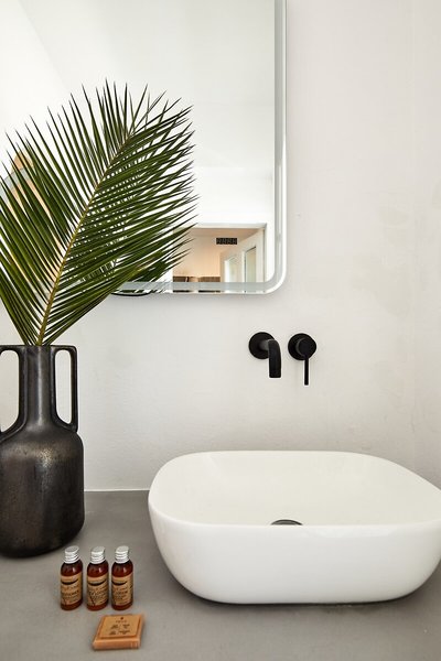 Symmetry Suites 42