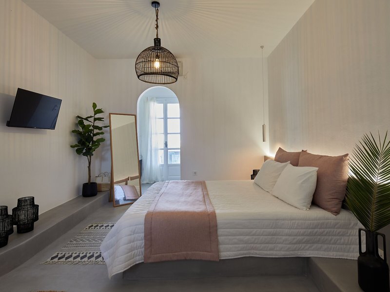 Symmetry Suites 43