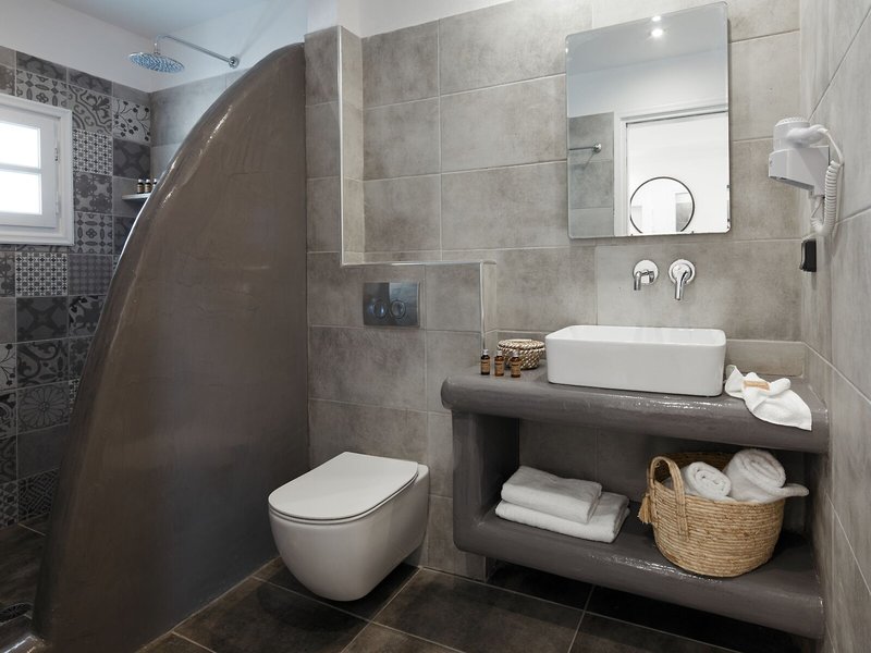 Symmetry Suites 46