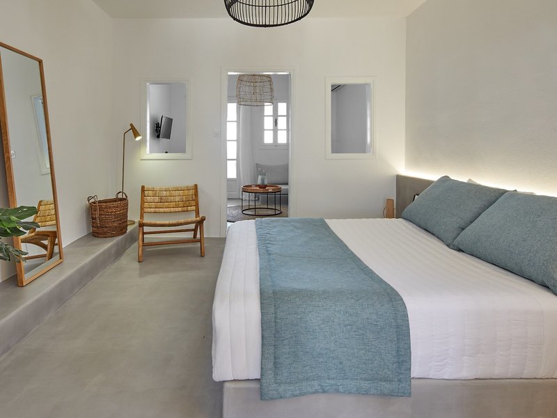 Symmetry Suites 49