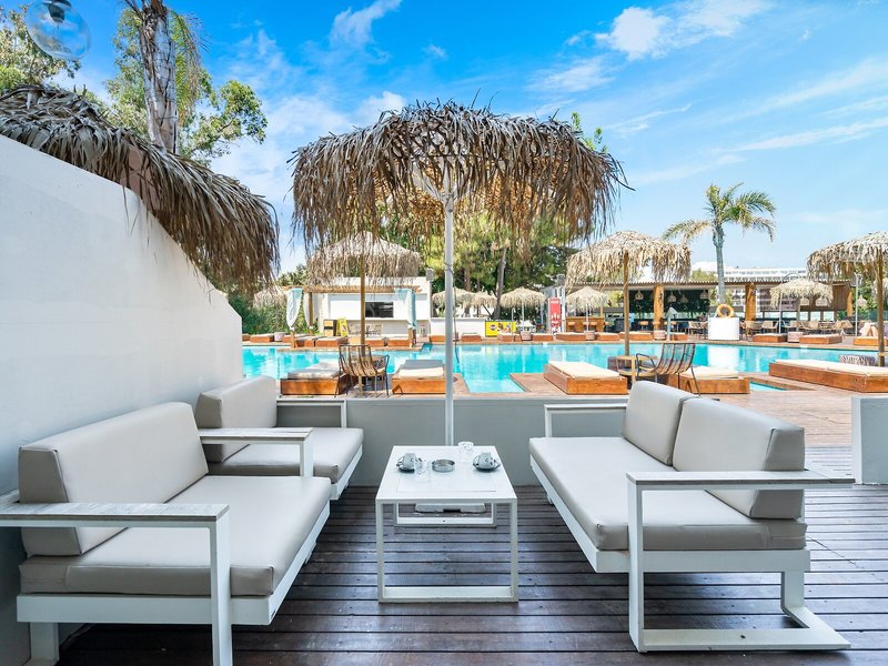 Bamboo Suites 8