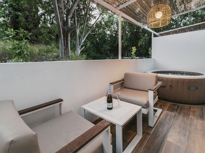 Bamboo Suites 10