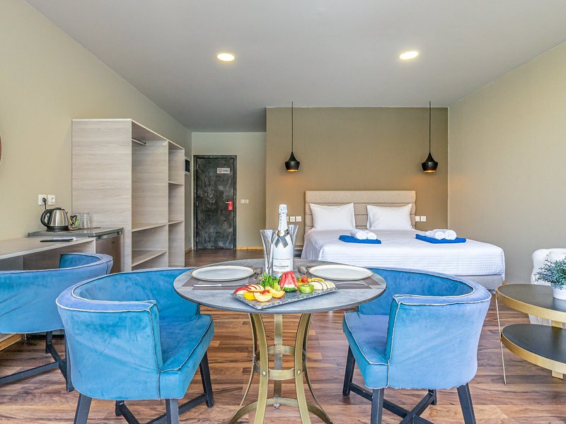 Bamboo Suites 16