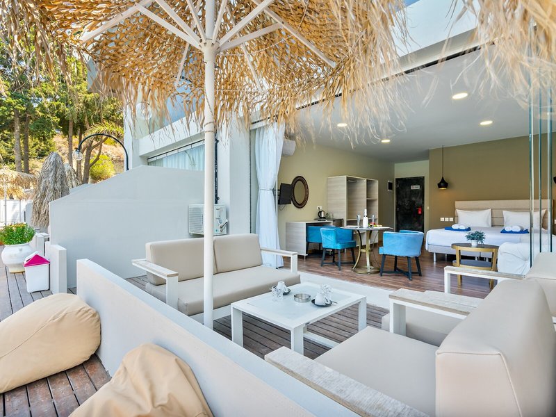 Bamboo Suites 17