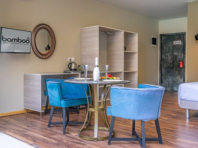 Bamboo Suites 20