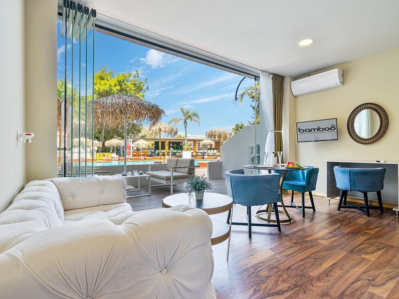 Bamboo Suites 24