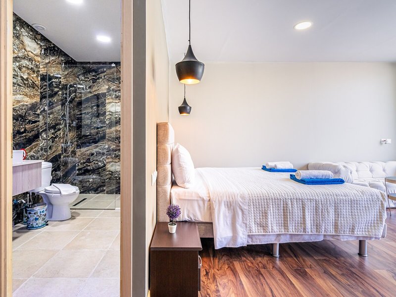 Bamboo Suites 25