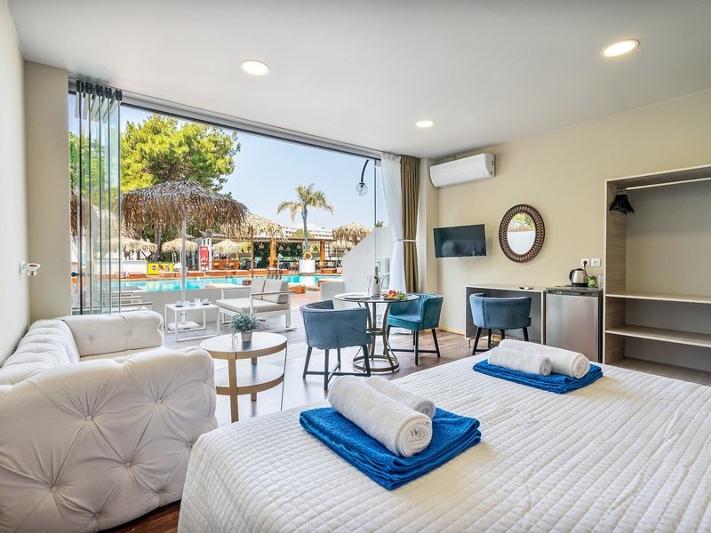 Bamboo Suites 26