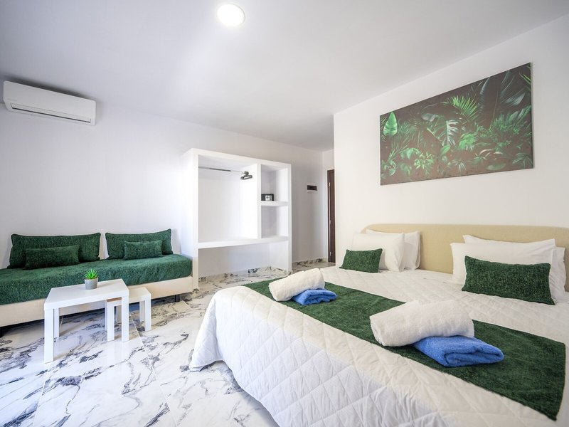 Bamboo Suites 35