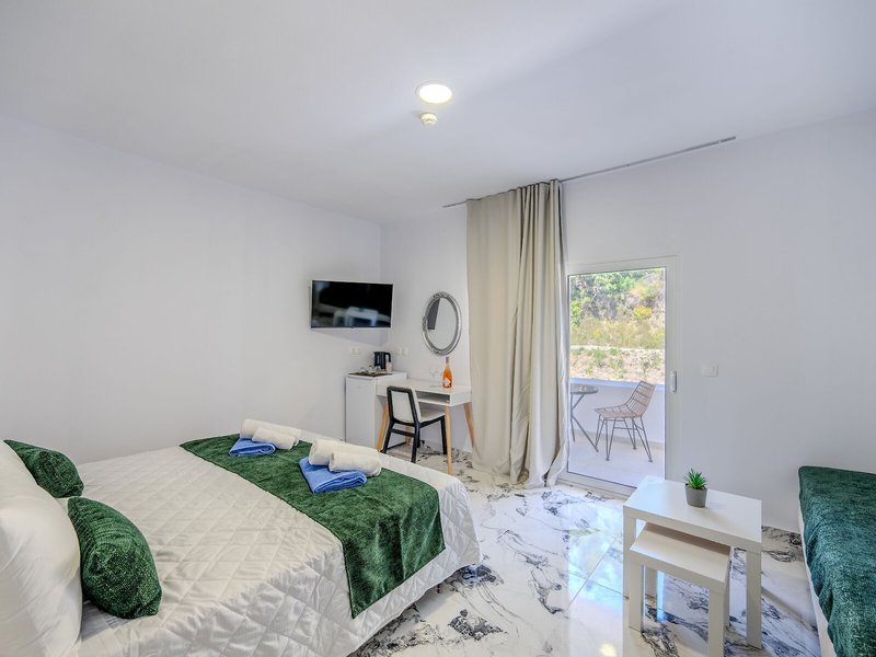 Bamboo Suites 37