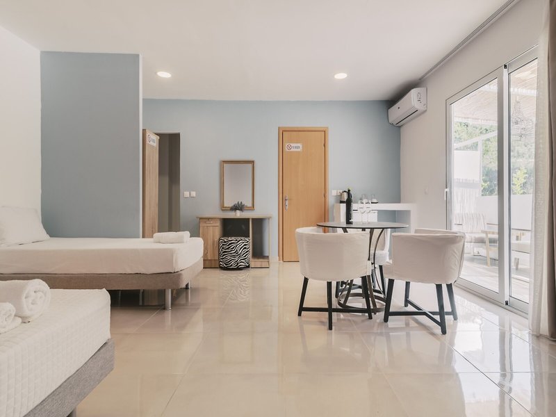 Bamboo Suites 42