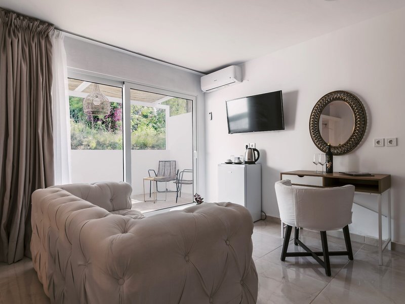 Bamboo Suites 44