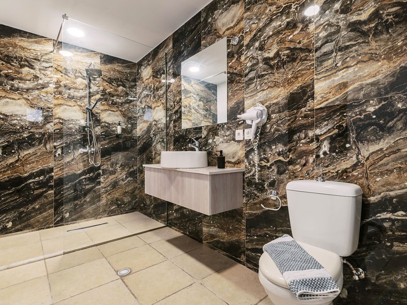 Bamboo Suites 46