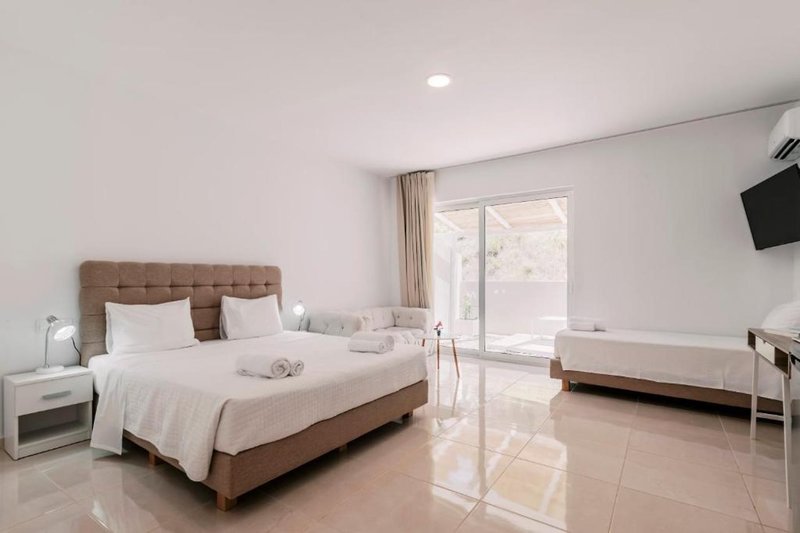 Bamboo Suites 7