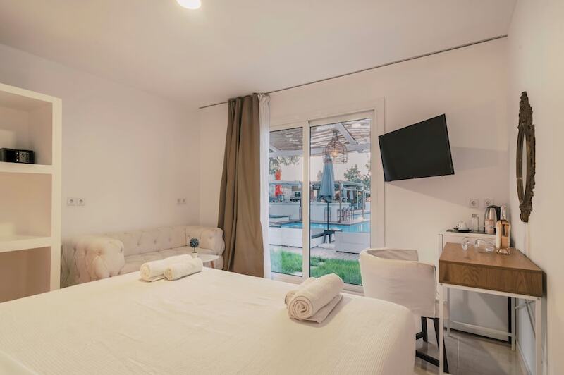 Bamboo Suites 8