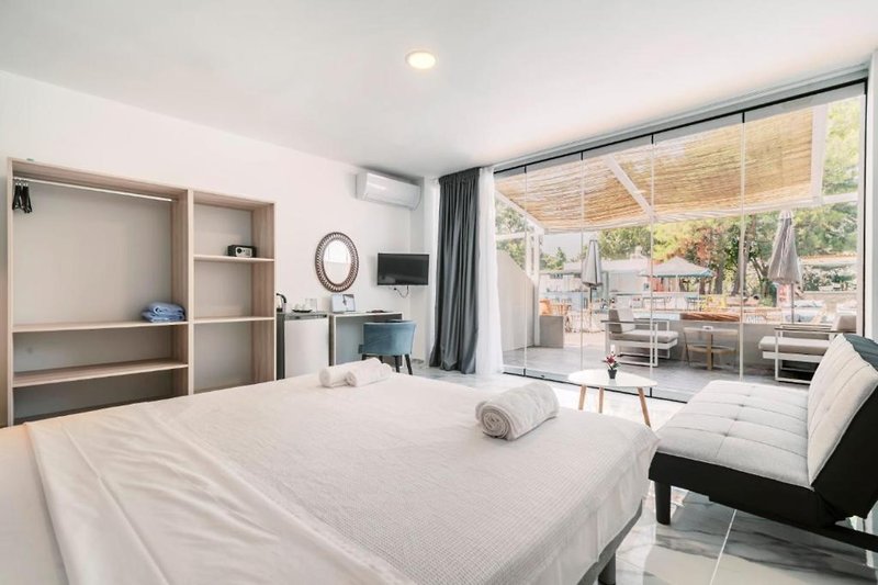 Bamboo Suites 10