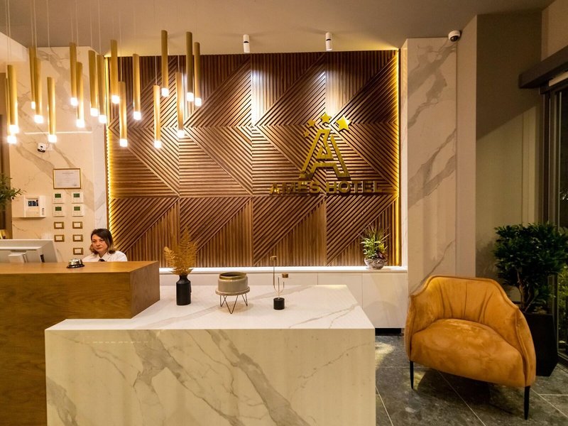 Ames Hotel & Spa 18