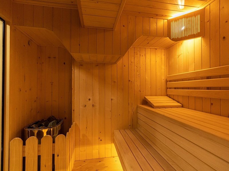 Ames Hotel & Spa 28
