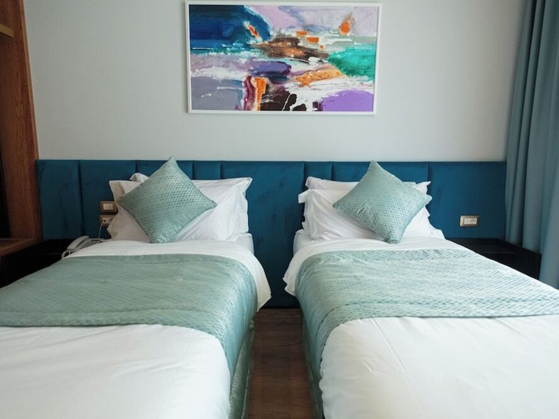 Ames Hotel & Spa 38