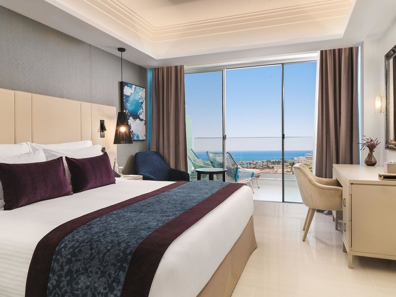 Amanti Hotel, MadeForTwo 25