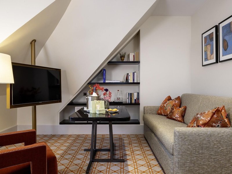 Montalembert 24
