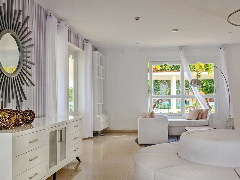 Mystique Casa Perla by Royalton 10